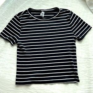H&M Divided Ribbed Black & White Crop Top T-Shirt Women’s or Juniors Size Medium